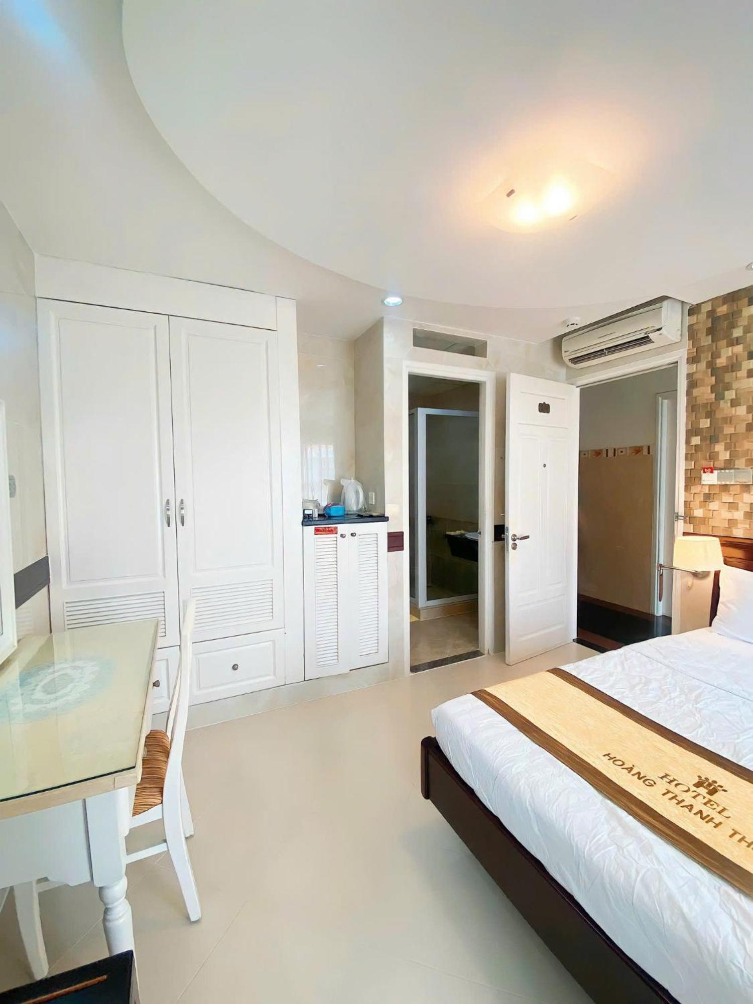 Hoang Thanh Thuy Airport Hotel 2 - Gan Am Thuc Dem Cho Hoang Hoa Tham Ho Chi Minh City Bagian luar foto