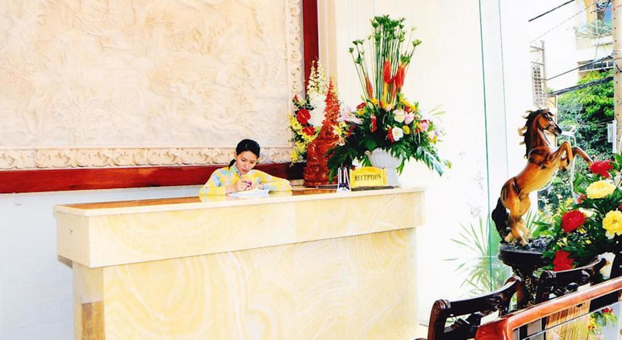 Hoang Thanh Thuy Airport Hotel 2 - Gan Am Thuc Dem Cho Hoang Hoa Tham Ho Chi Minh City Bagian luar foto