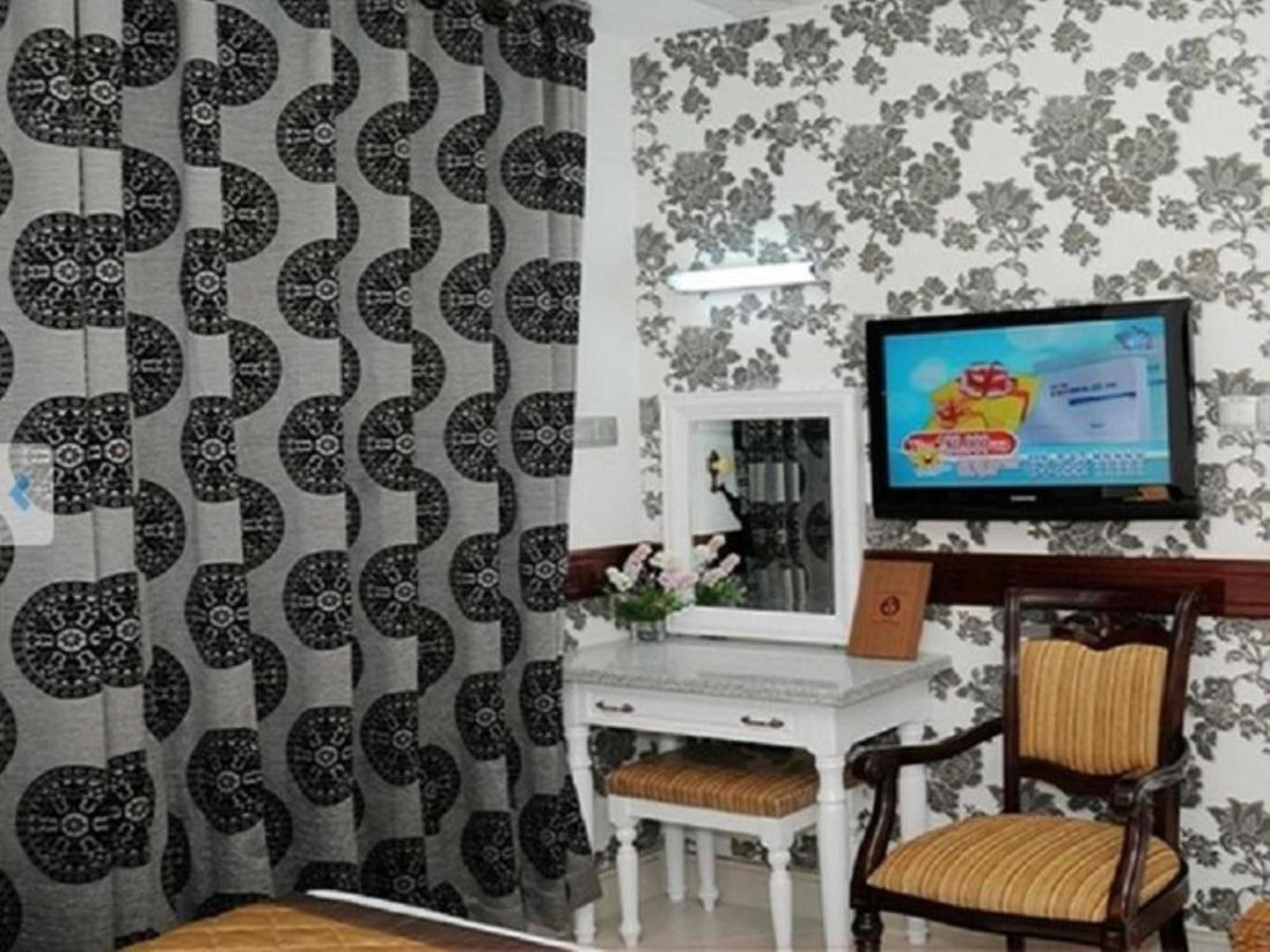 Hoang Thanh Thuy Airport Hotel 2 - Gan Am Thuc Dem Cho Hoang Hoa Tham Ho Chi Minh City Bagian luar foto