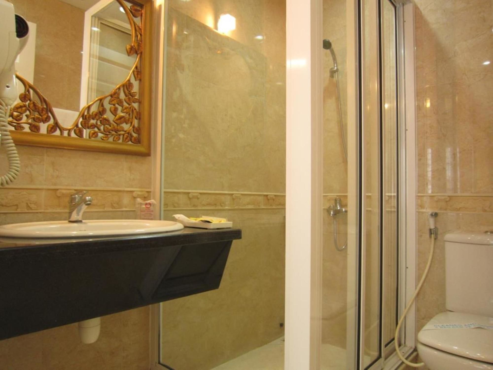 Hoang Thanh Thuy Airport Hotel 2 - Gan Am Thuc Dem Cho Hoang Hoa Tham Ho Chi Minh City Bagian luar foto